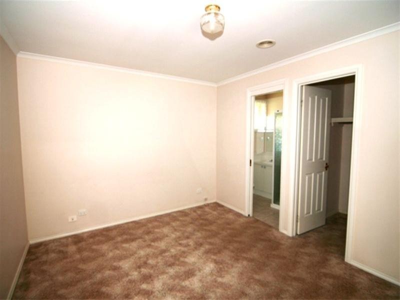 2 Keaton Way, Aspendale Gardens VIC 3195