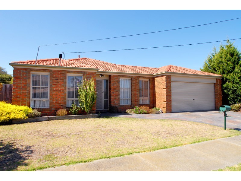 3 Sutherland Avenue, Aspendale Gardens VIC 3195