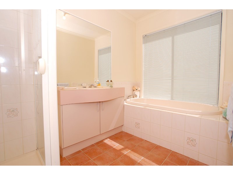 3 Sutherland Avenue, Aspendale Gardens VIC 3195