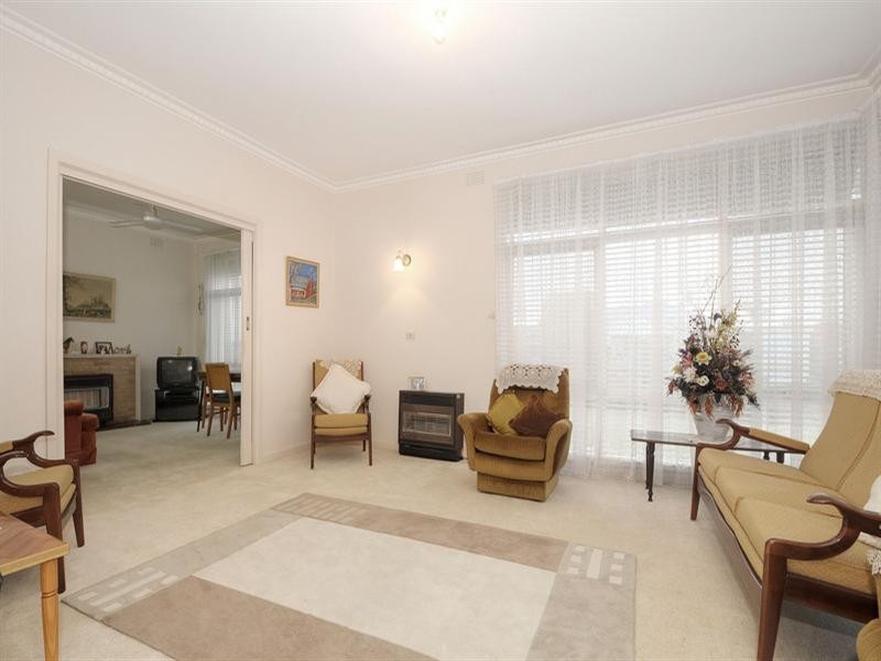 2 Eulinga Avenue, Aspendale VIC 3195