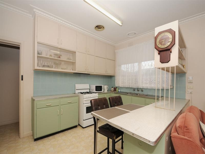 2 Eulinga Avenue, Aspendale VIC 3195