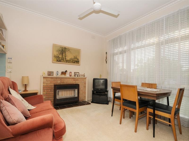 2 Eulinga Avenue, Aspendale VIC 3195