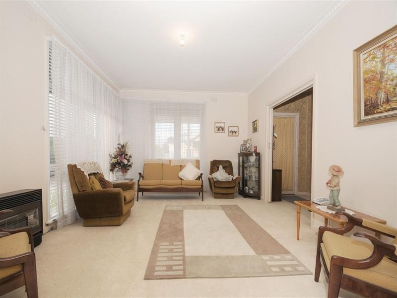 2 Eulinga Avenue, Aspendale VIC 3195