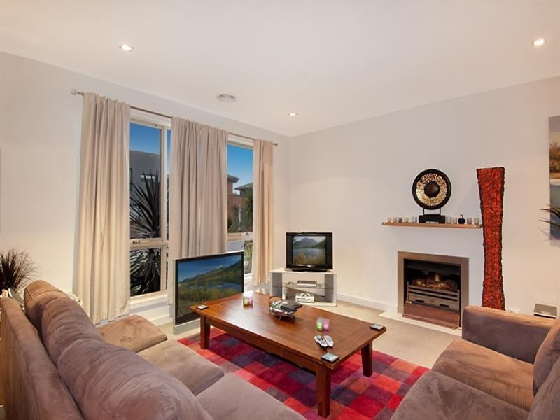 7 Chopard Avenue, Waterways VIC 3195