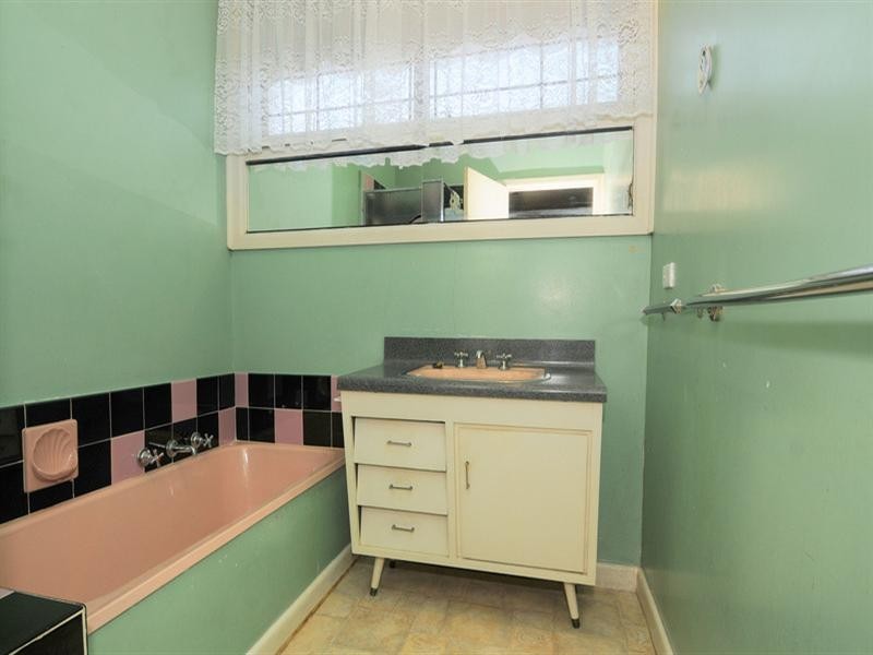 2 Eulinga Avenue, Aspendale VIC 3195