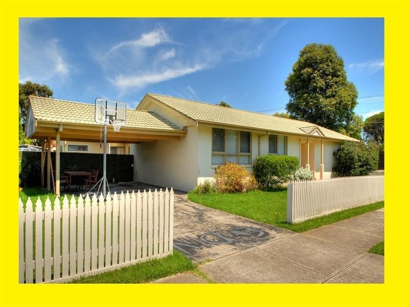 2 Emanuel Drive, Seaford VIC 3198