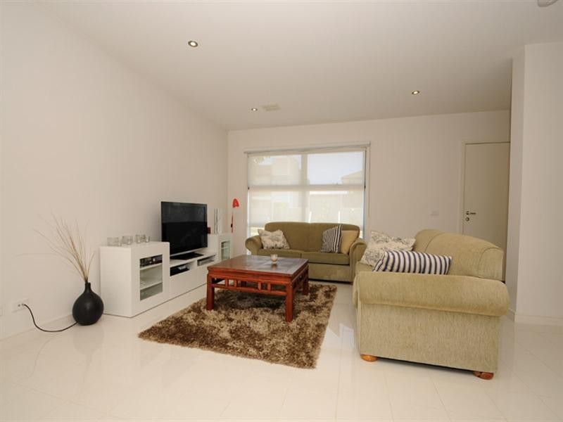 11 Jubilee Boulevard, Waterways VIC 3195