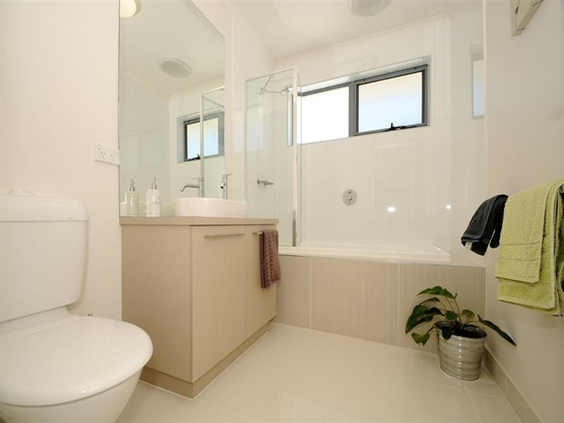 11 Jubilee Boulevard, Waterways VIC 3195