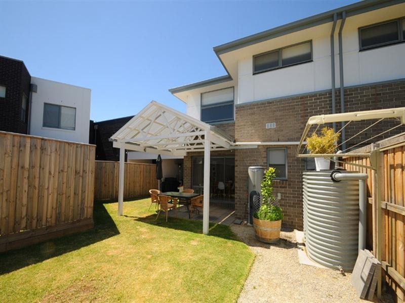 11 Jubilee Boulevard, Waterways VIC 3195