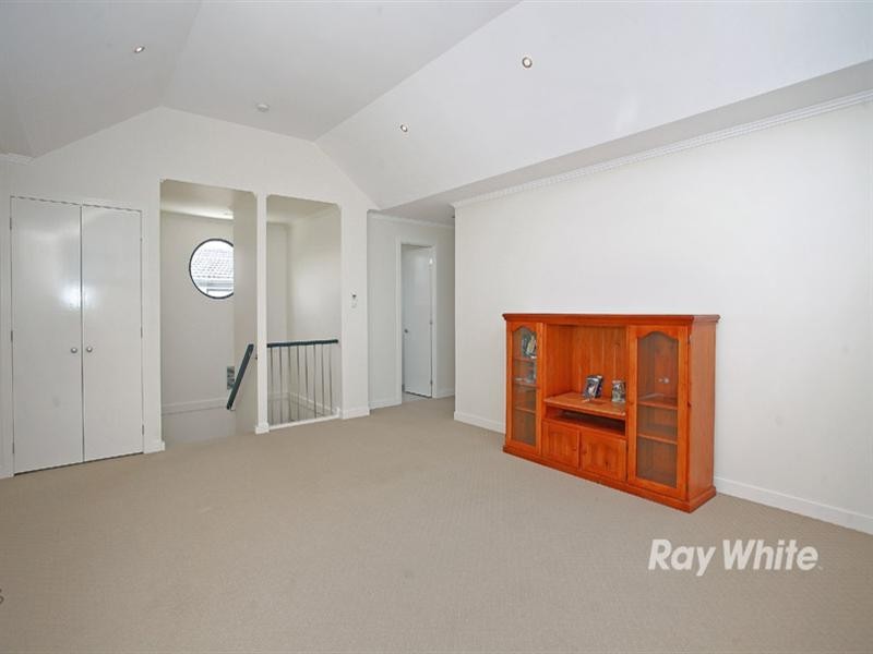 22 Waterside Drive, Waterways VIC 3195