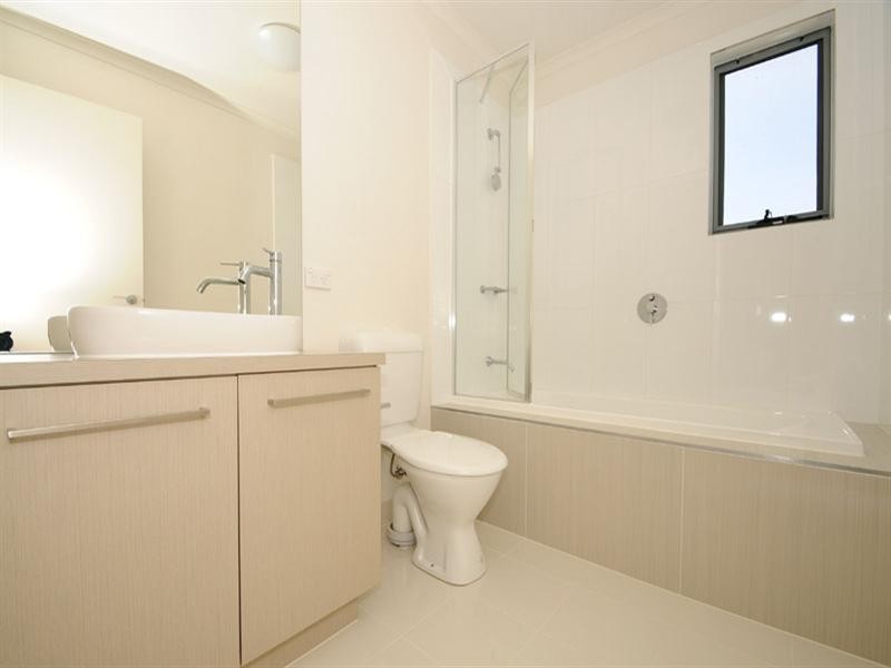 19 Paragon Way, Waterways VIC 3195