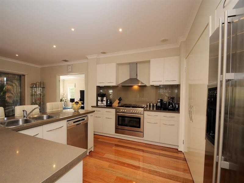 140 Lakeview Boulevard, Keysborough VIC 3173