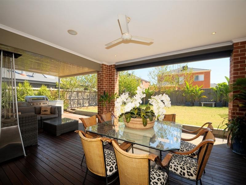 140 Lakeview Boulevard, Keysborough VIC 3173