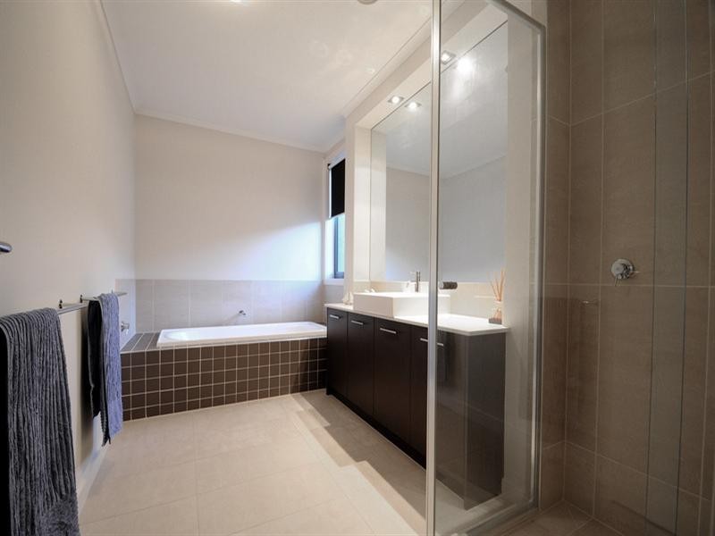 4 The Mews, Waterways VIC 3195