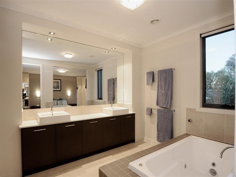 4 The Mews, Waterways VIC 3195