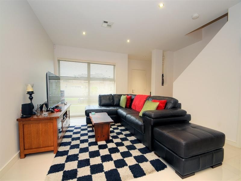 7 Ashberg Drive, Waterways VIC 3195