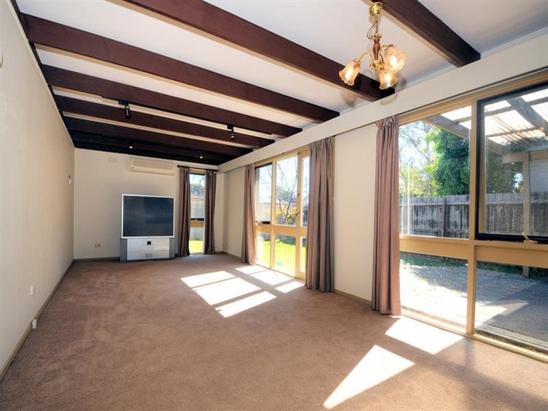 36 Henry Crescent, Seaford VIC 3198