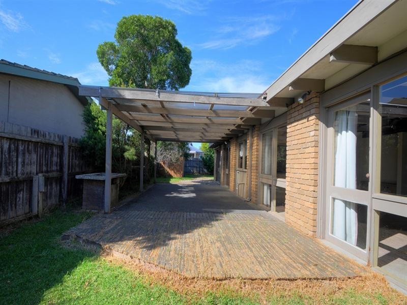 36 Henry Crescent, Seaford VIC 3198