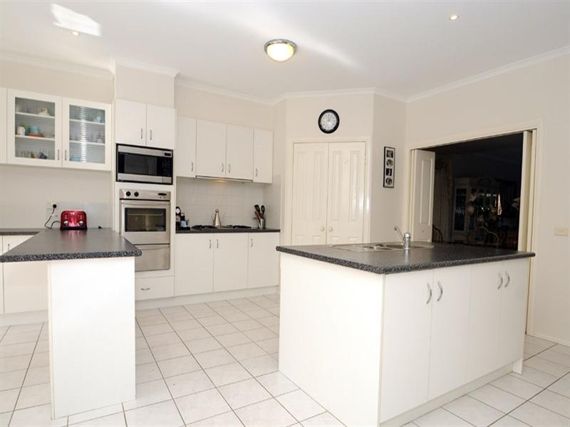 45 Winners Circle, Aspendale Gardens VIC 3195