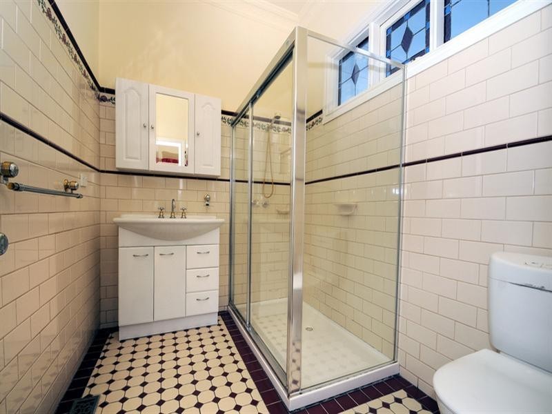 15 Ashmore Avenue, Mordialloc VIC 3195