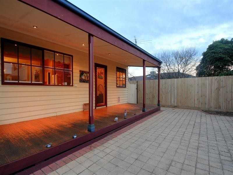 15 Ashmore Avenue, Mordialloc VIC 3195