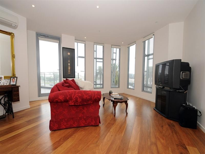 12/541 Main Street, Mordialloc VIC 3195