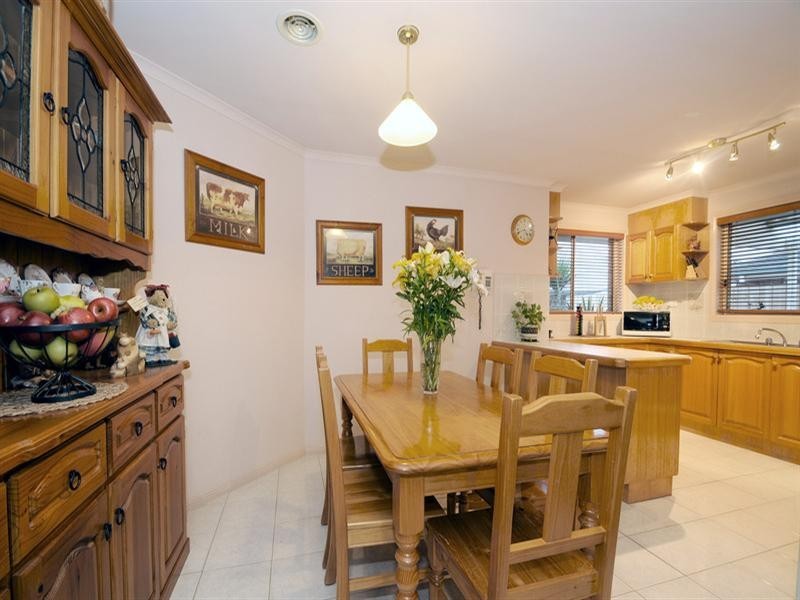 71 Nurten Parade, Aspendale Gardens VIC 3195