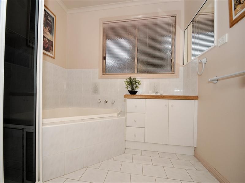 71 Nurten Parade, Aspendale Gardens VIC 3195