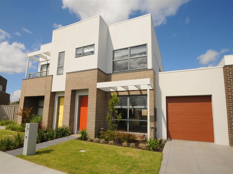 19 Paragon Way, Waterways VIC 3195