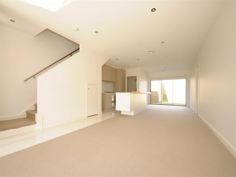 19 Paragon Way, Waterways VIC 3195