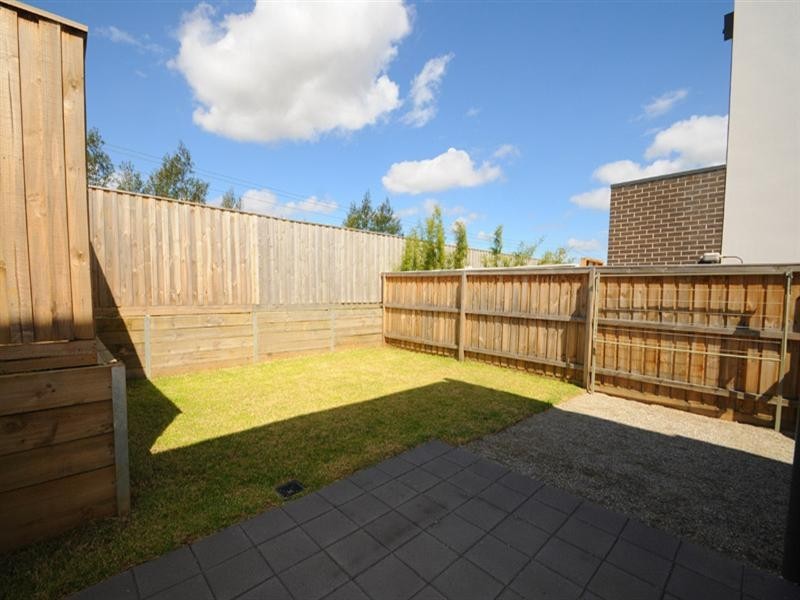 19 Paragon Way, Waterways VIC 3195