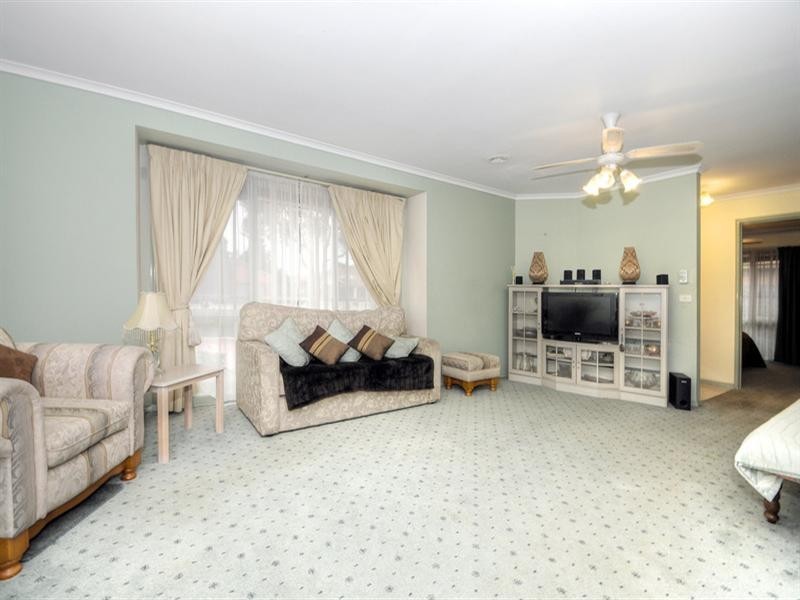 64 Branagan Drive, Aspendale Gardens VIC 3195