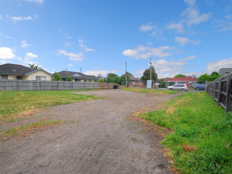 39 Embankment Grove, Chelsea VIC 3196