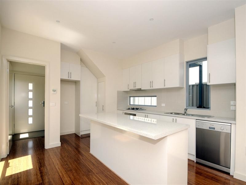 2 Nott Avenue, Frankston VIC 3199