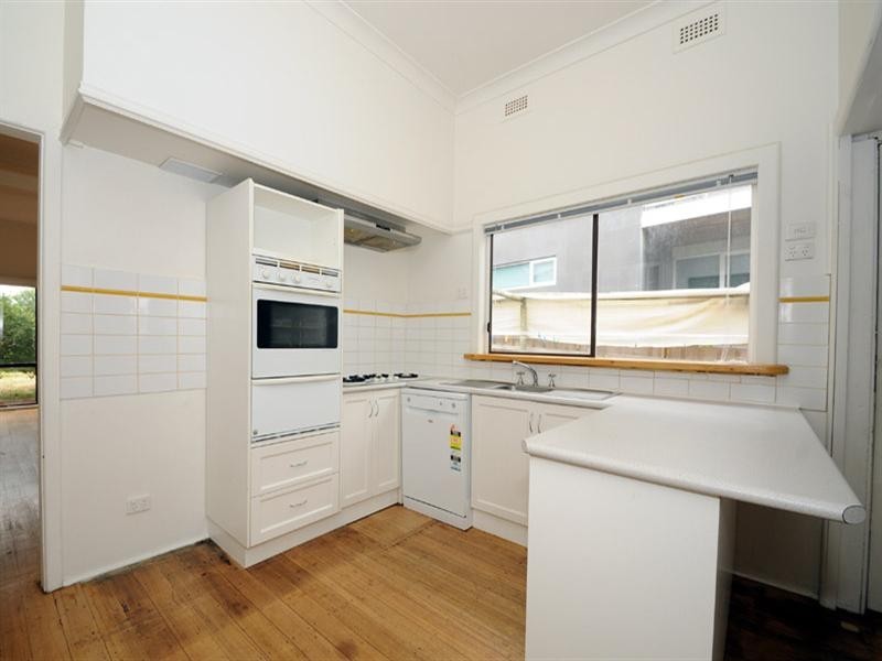 24 Nepean Highway, Aspendale VIC 3195