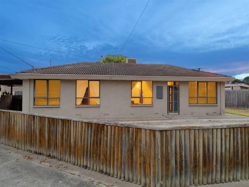 12 Connewarra Avenue, Aspendale VIC 3195