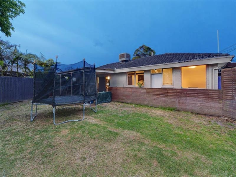 12 Connewarra Avenue, Aspendale VIC 3195