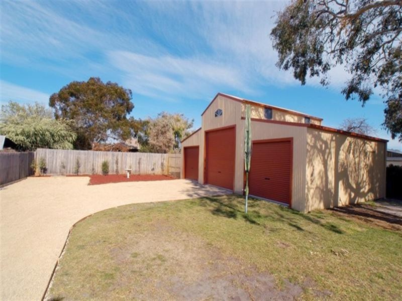 48 Woodbine Grove, Chelsea VIC 3196