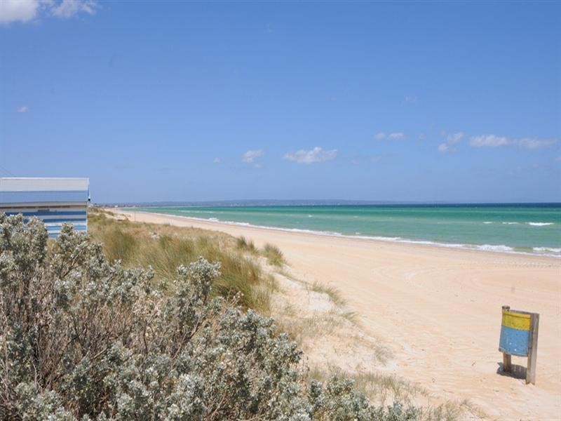 4/8 Bank Road, Edithvale VIC 3196