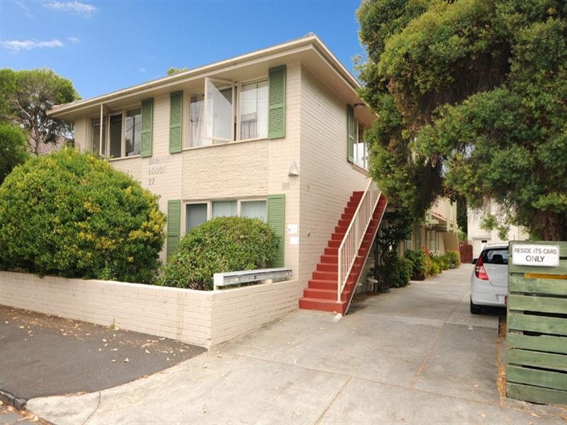 1/27 Moore Street, Elwood VIC 3184