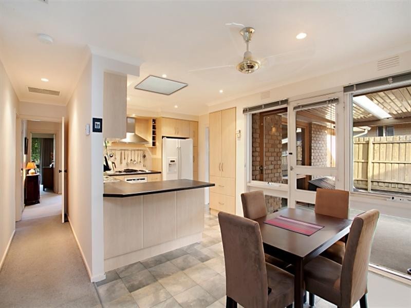 16 Dumfries Road, Keysborough VIC 3173