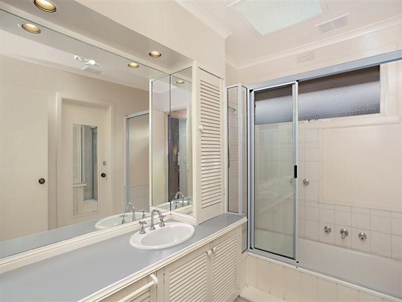 16 Dumfries Road, Keysborough VIC 3173