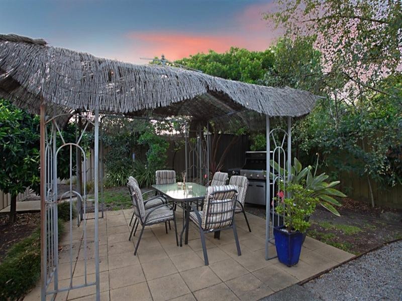 16 Dumfries Road, Keysborough VIC 3173