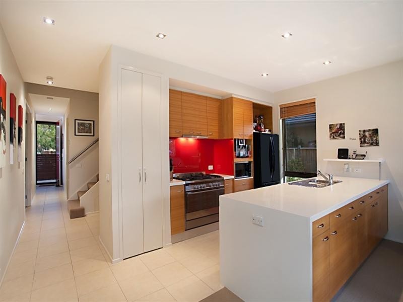 25 Barton Drive, Sandhurst VIC 3977