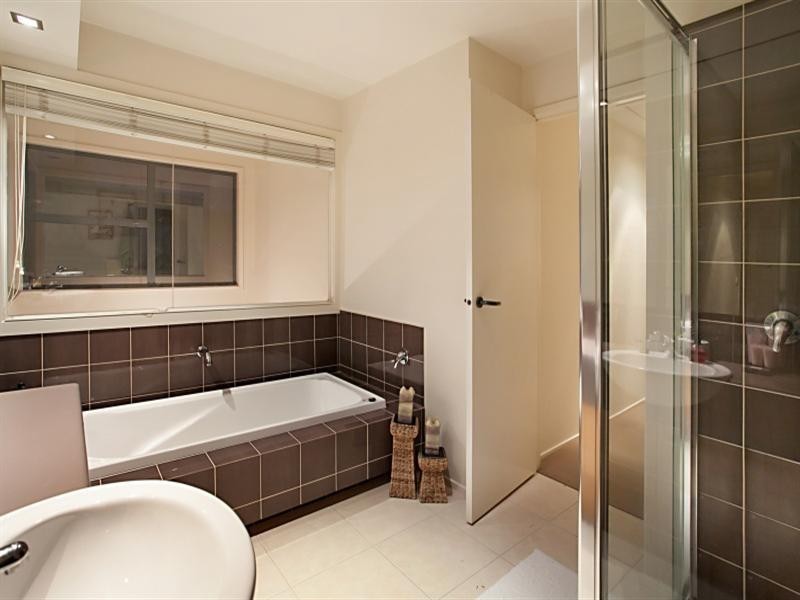 25 Barton Drive, Sandhurst VIC 3977