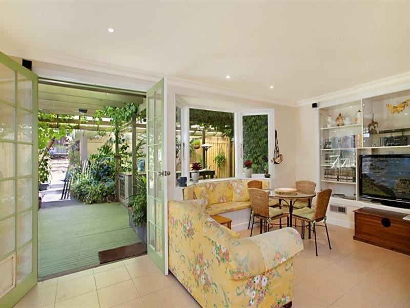 8 Nepean Highway, Aspendale VIC 3195