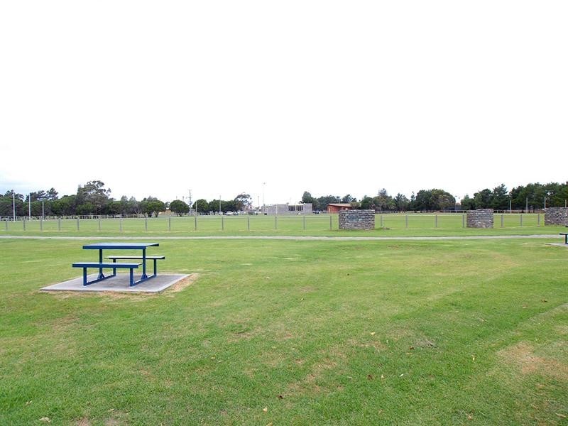 2/10 Dyson Road, Carrum VIC 3197