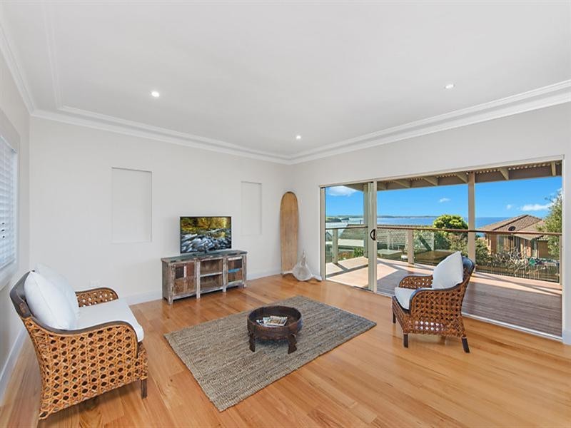 6 Bass Street, Kiama Downs NSW 2533