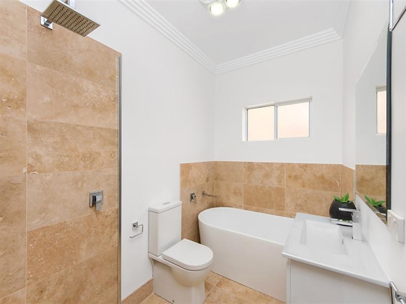 6 Bass Street, Kiama Downs NSW 2533