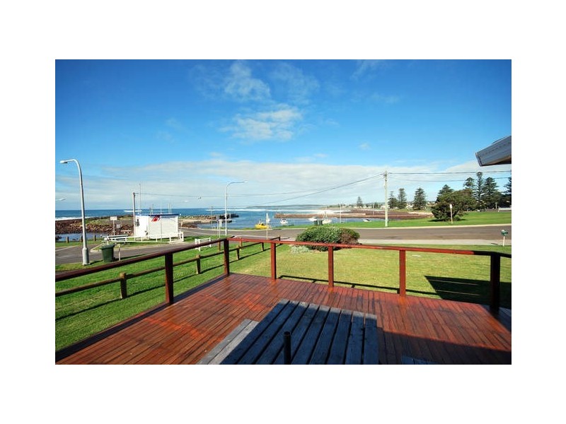 2 Towns Street, Shellharbour NSW 2529